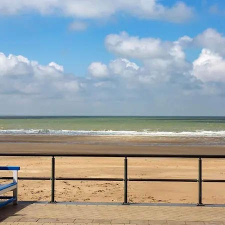 With Shared Pool * Middelkerke
