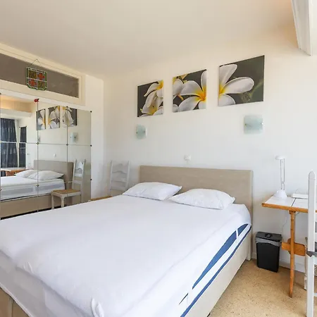Apartment With Shared Pool